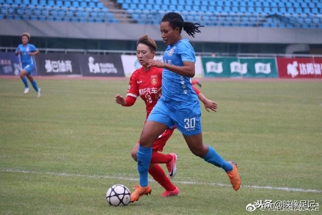 巴萨球员合同现状分析：费兰与什琴斯尼面临抉择