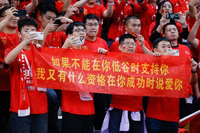 董路与杨毅的争执引发热议，徐静雨称成年人应理性处理